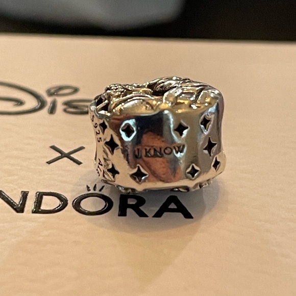 NEW HTF Authentic Disney Star Wars x Pandora The Kiss charm Hans Solo and Leia - Picture 5 of 10